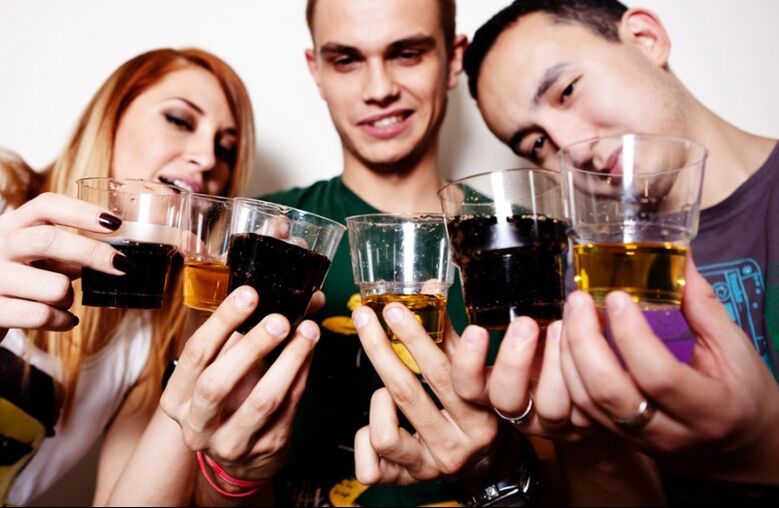Niets draagt ​​bij aan de ontwikkeling van alcoholisme als een cultuur van dronkenschap