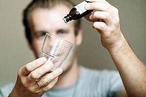 Medicinale druppels van alcoholisme