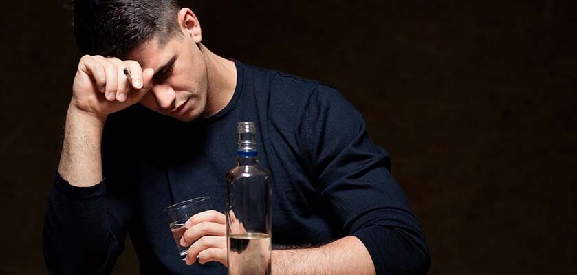 een man drinkt alcohol hoe te stoppen foto 1