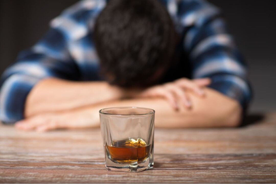 slaperigheid kan het gevolg zijn van abrupt stoppen met alcohol